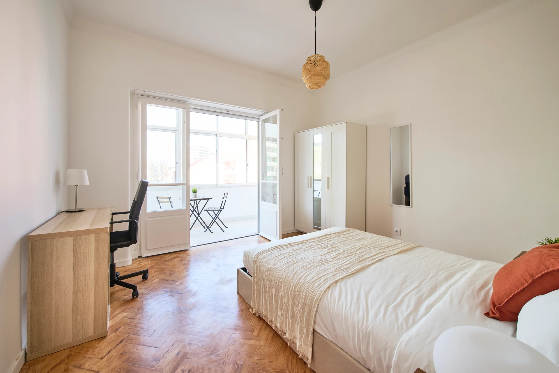 Lisboa • Quarto no Campo Grande