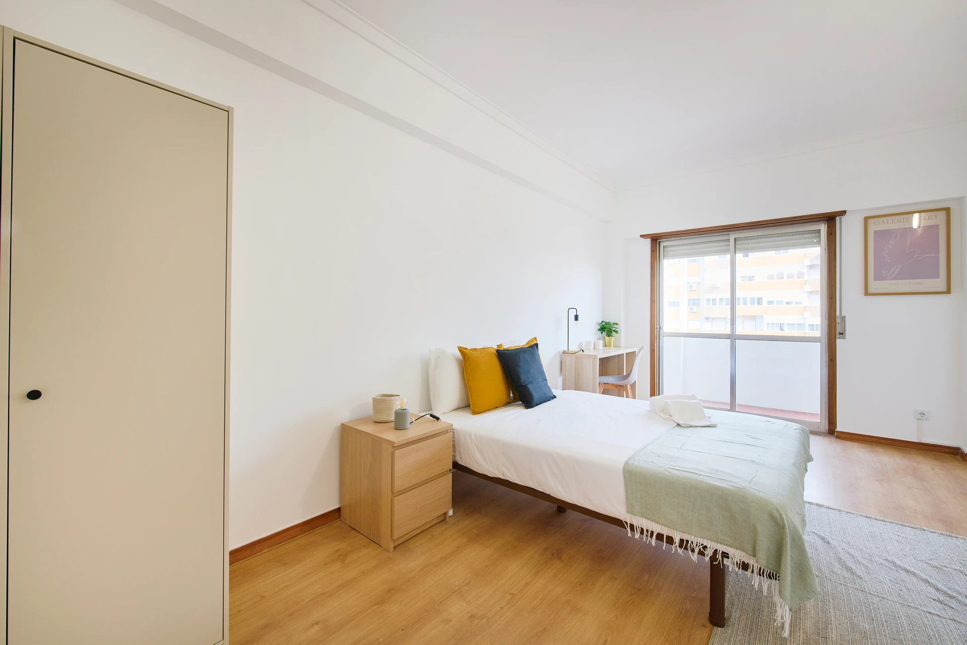 Alameda das Linhas de Torres //  Quarto 2, foto 2