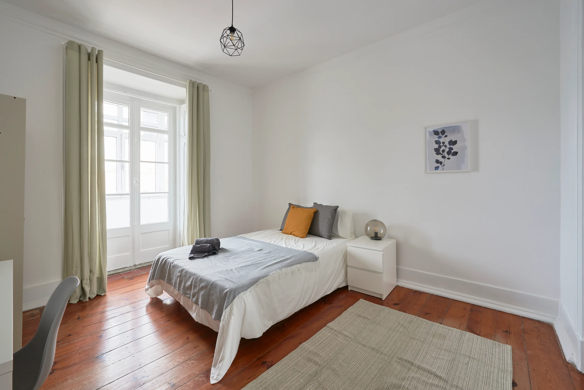 Gon. Crespo // Quarto 6