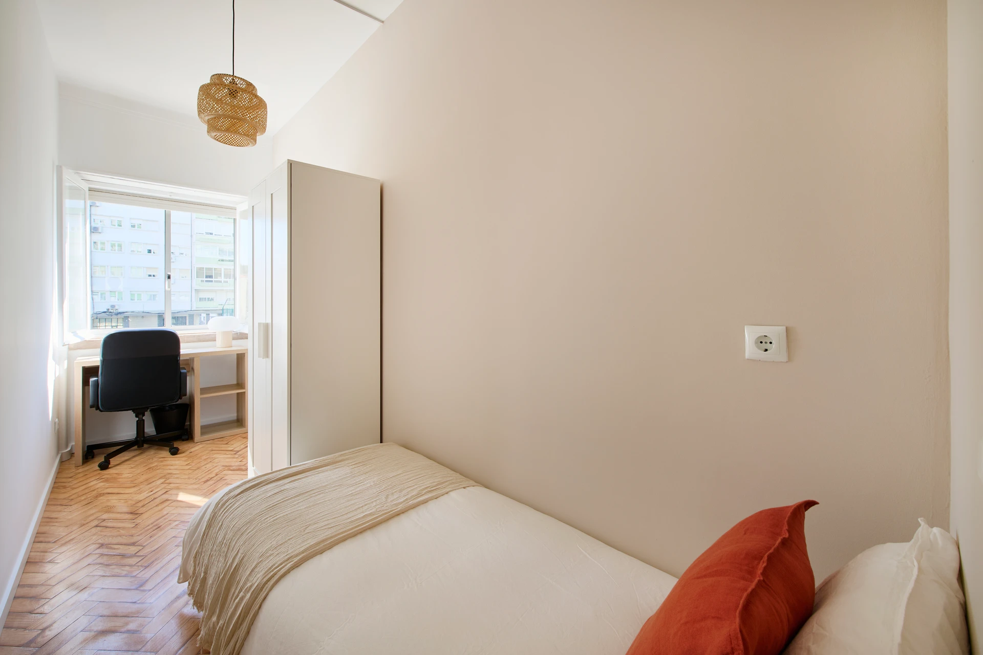 Lisboa • Quarto no Campo Grande