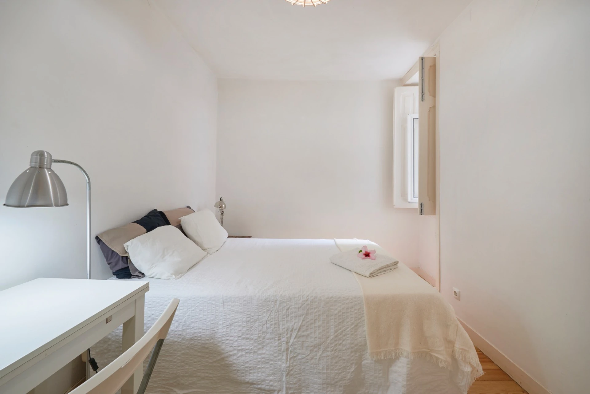 Quarto moderno e elegante no centro de Lisboa – Arroios, foto 3