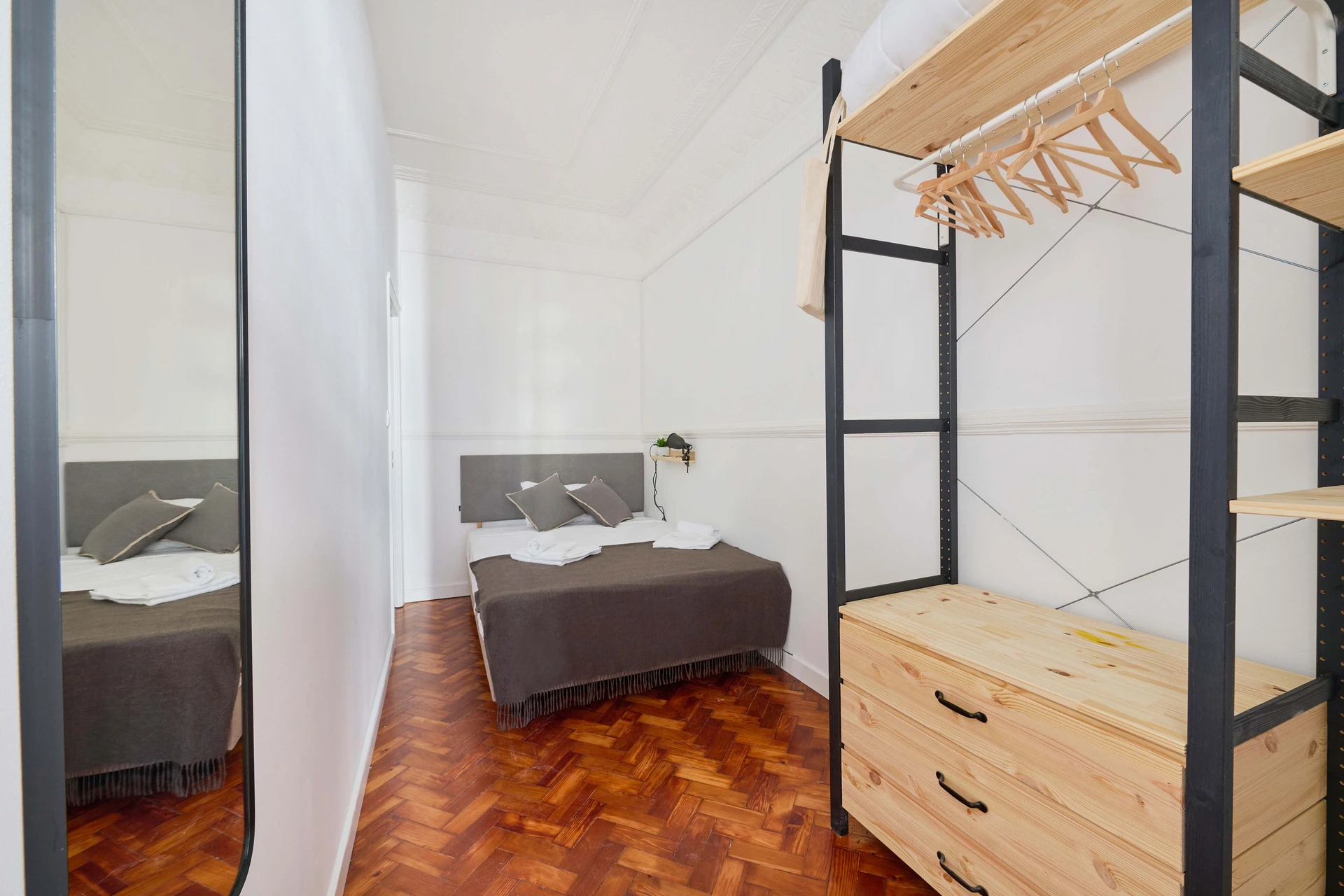 PR11#R7 - Quarto luminoso no Príncipe Real