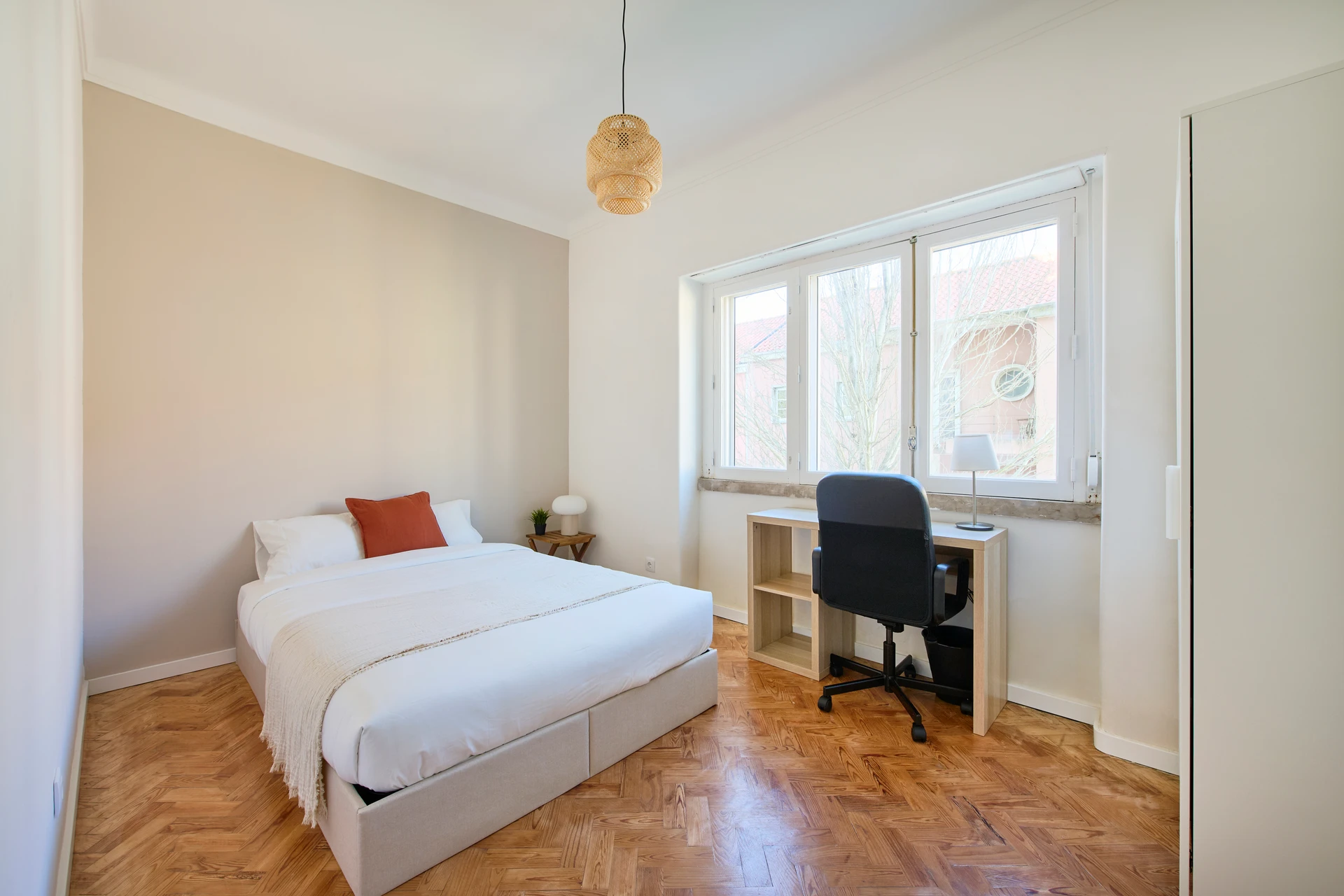 Lisboa • Quarto no Campo Grande