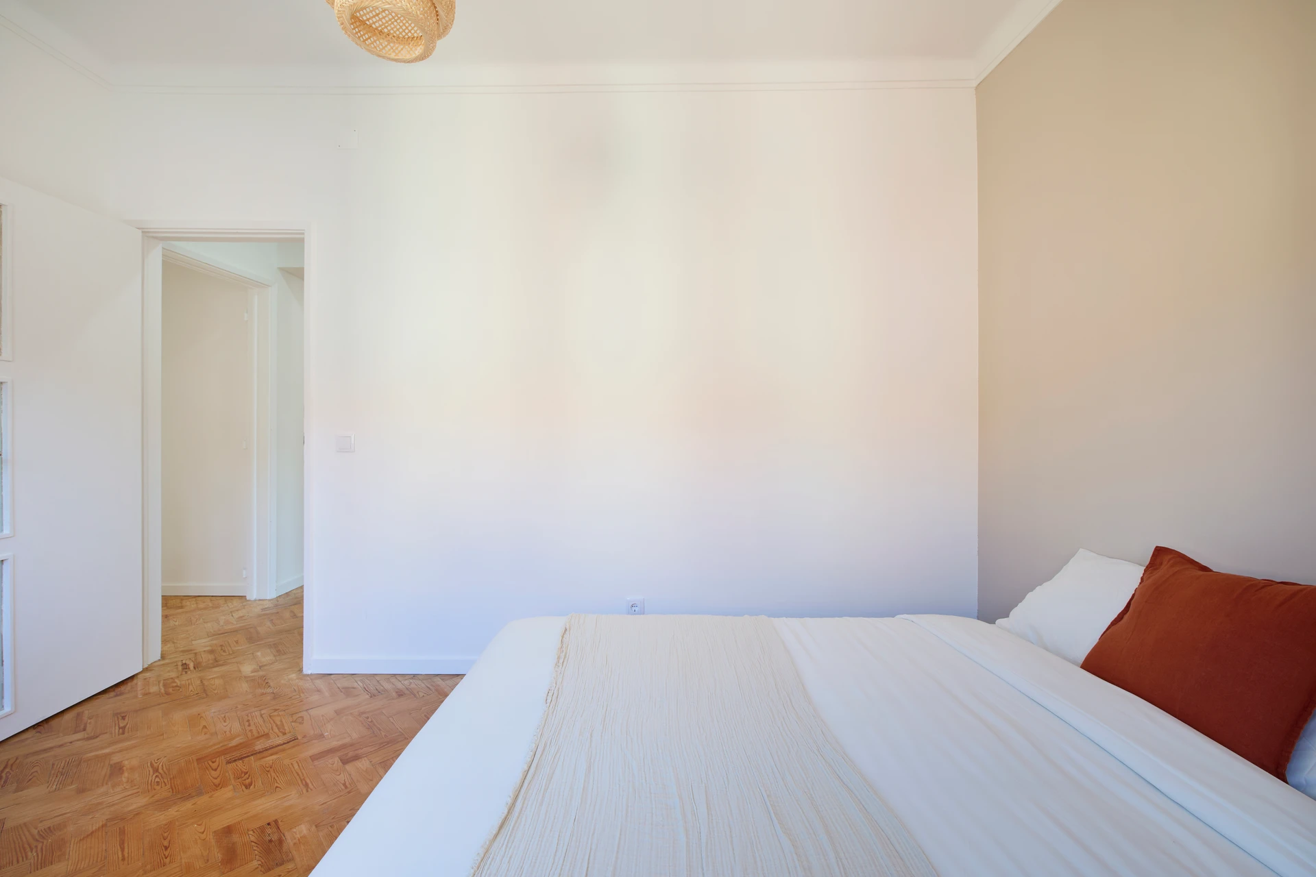 Lisboa • Quarto no Campo Grande, foto 4