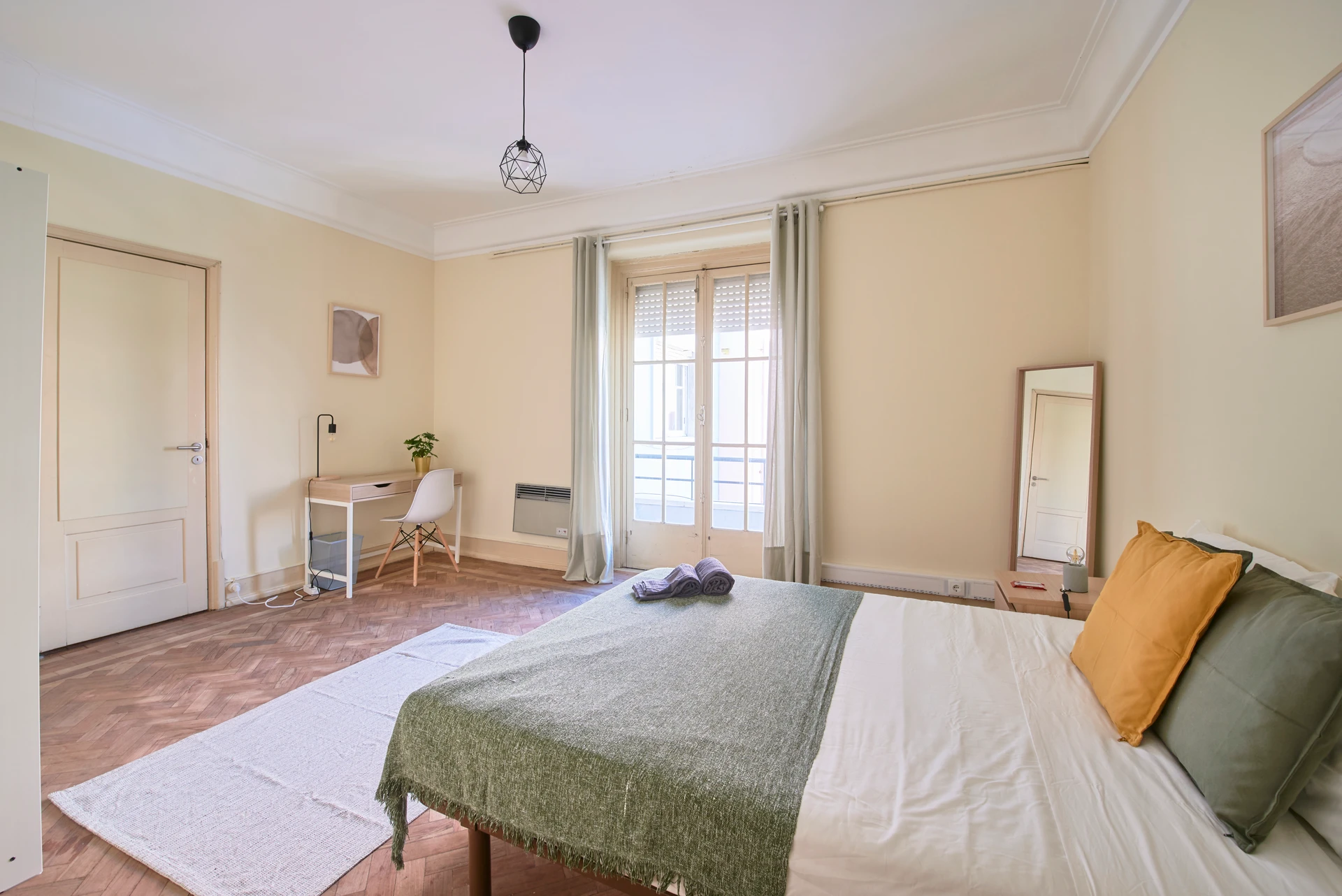 G. Junq. 14 // Quarto 5
