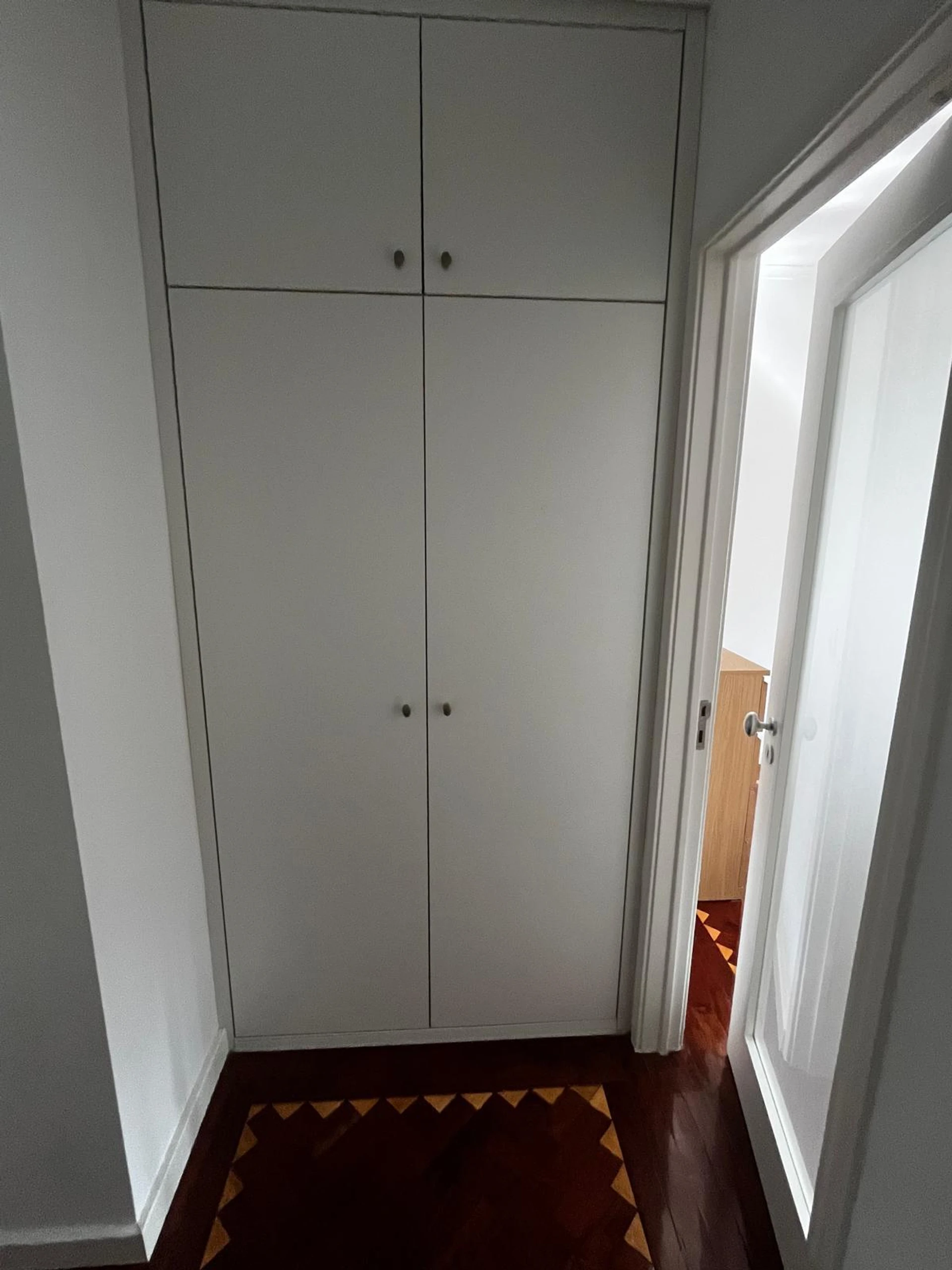 Apartamento T2 luminoso junto à Católica Lisbon, foto 2