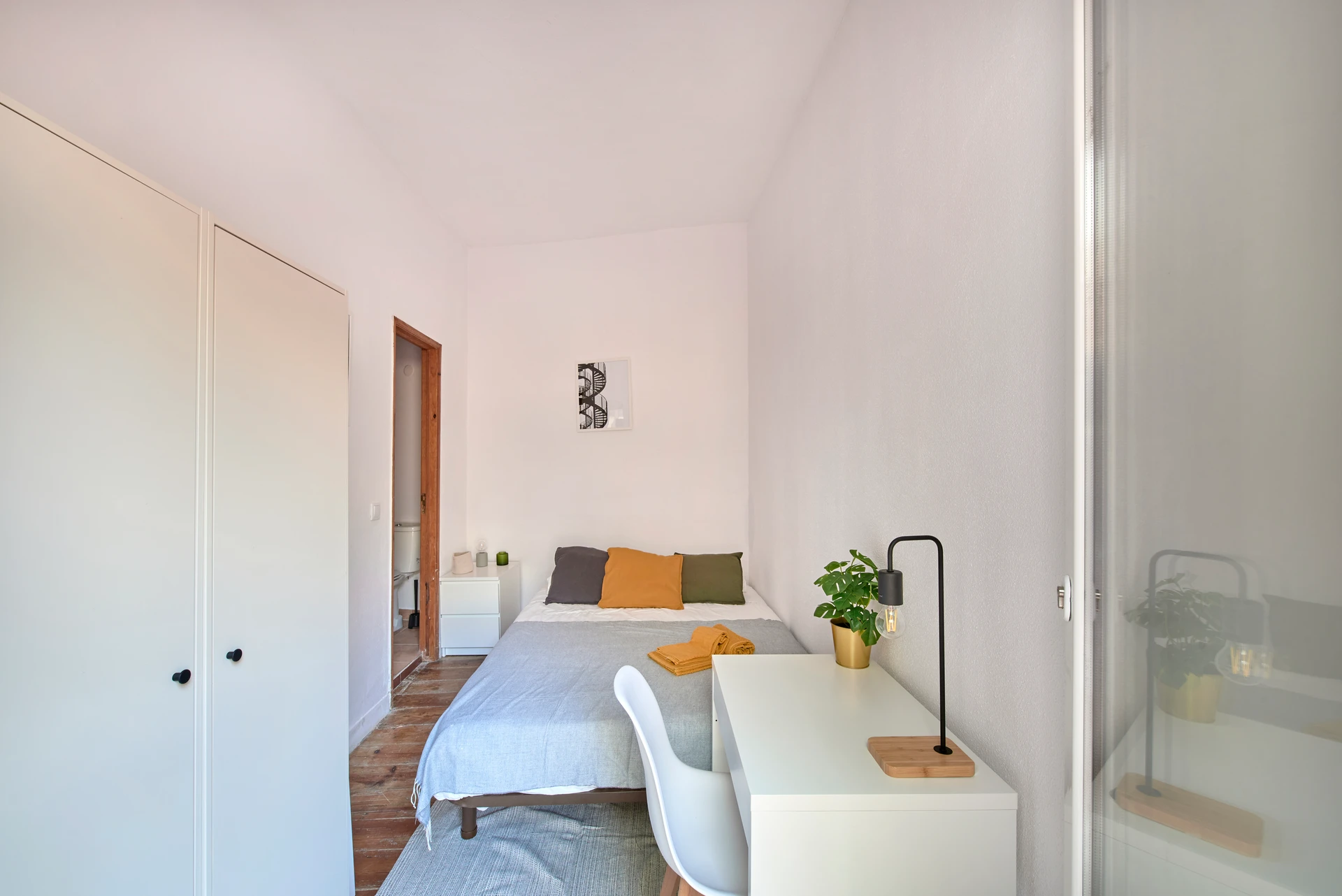 Desterro // Quarto 8