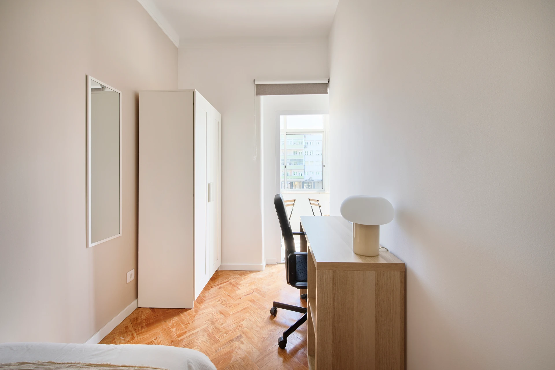 Lisboa • Quarto no Campo Grande, foto 3