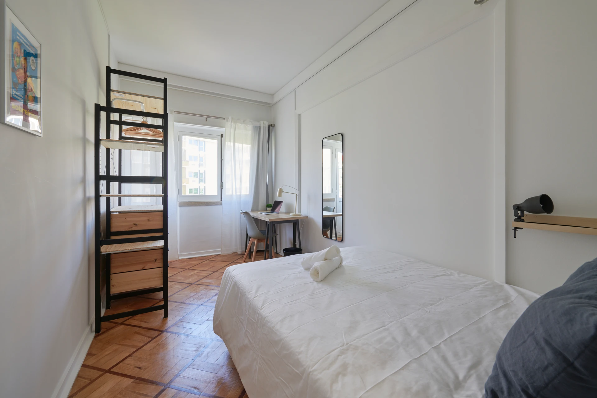 S9#R2 - Quarto acolhedor c/ varanda no Saldanha