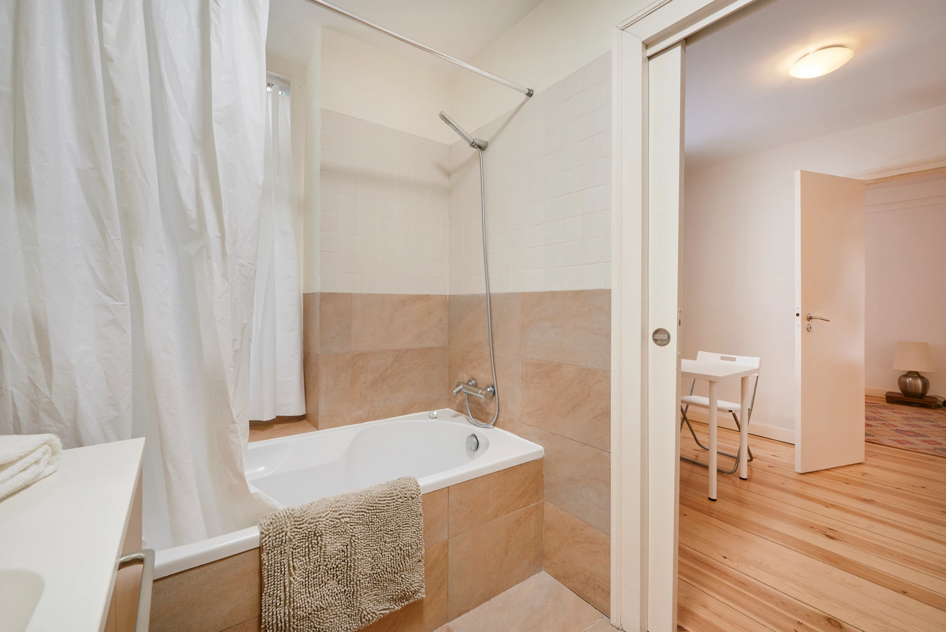 Quarto en-suite moderno no centro de Lisboa, foto 3