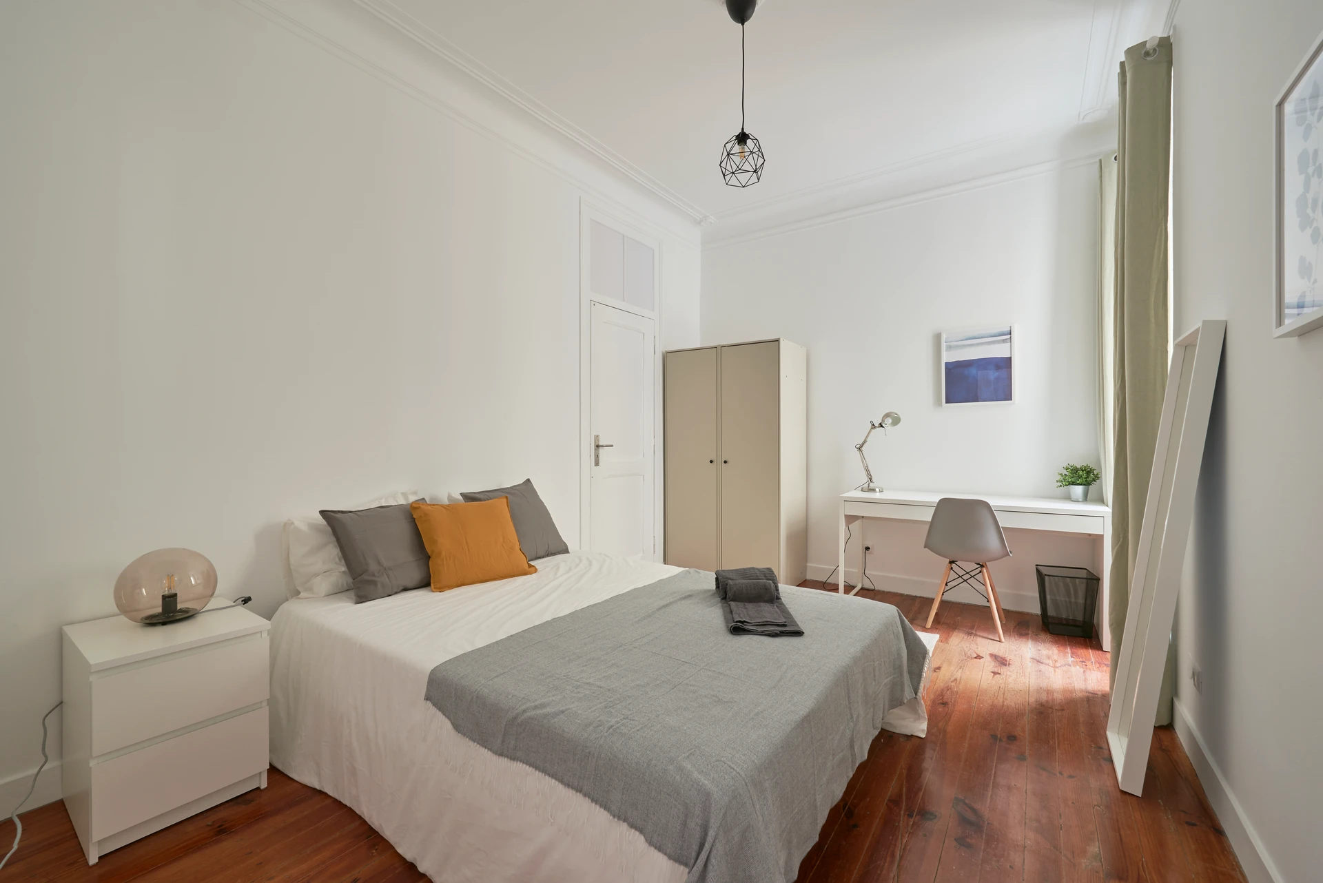 Gon. Crespo // Quarto 5
