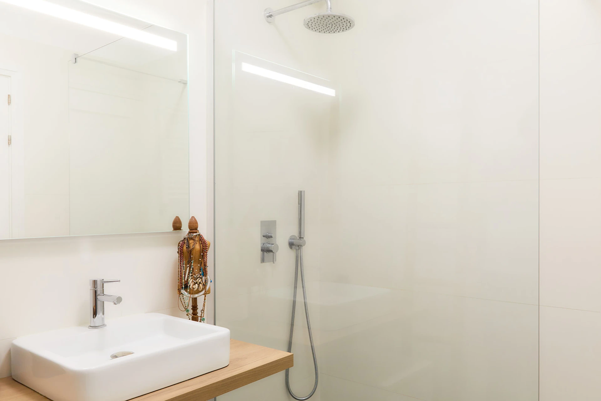 Quarto com casa de banho privativa em Alfragide, foto 3