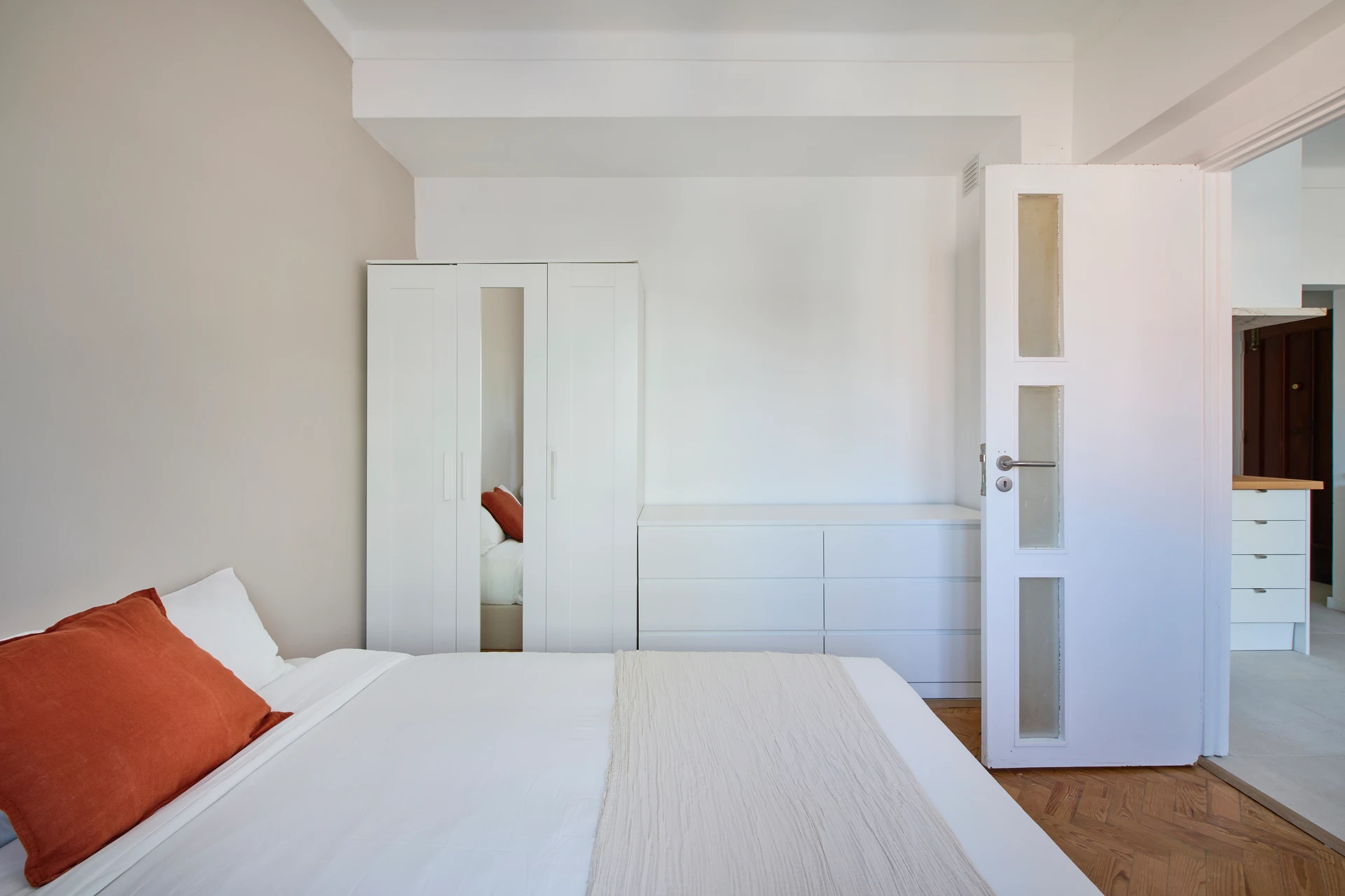 Lisboa • Quarto no Campo Grande, foto 4
