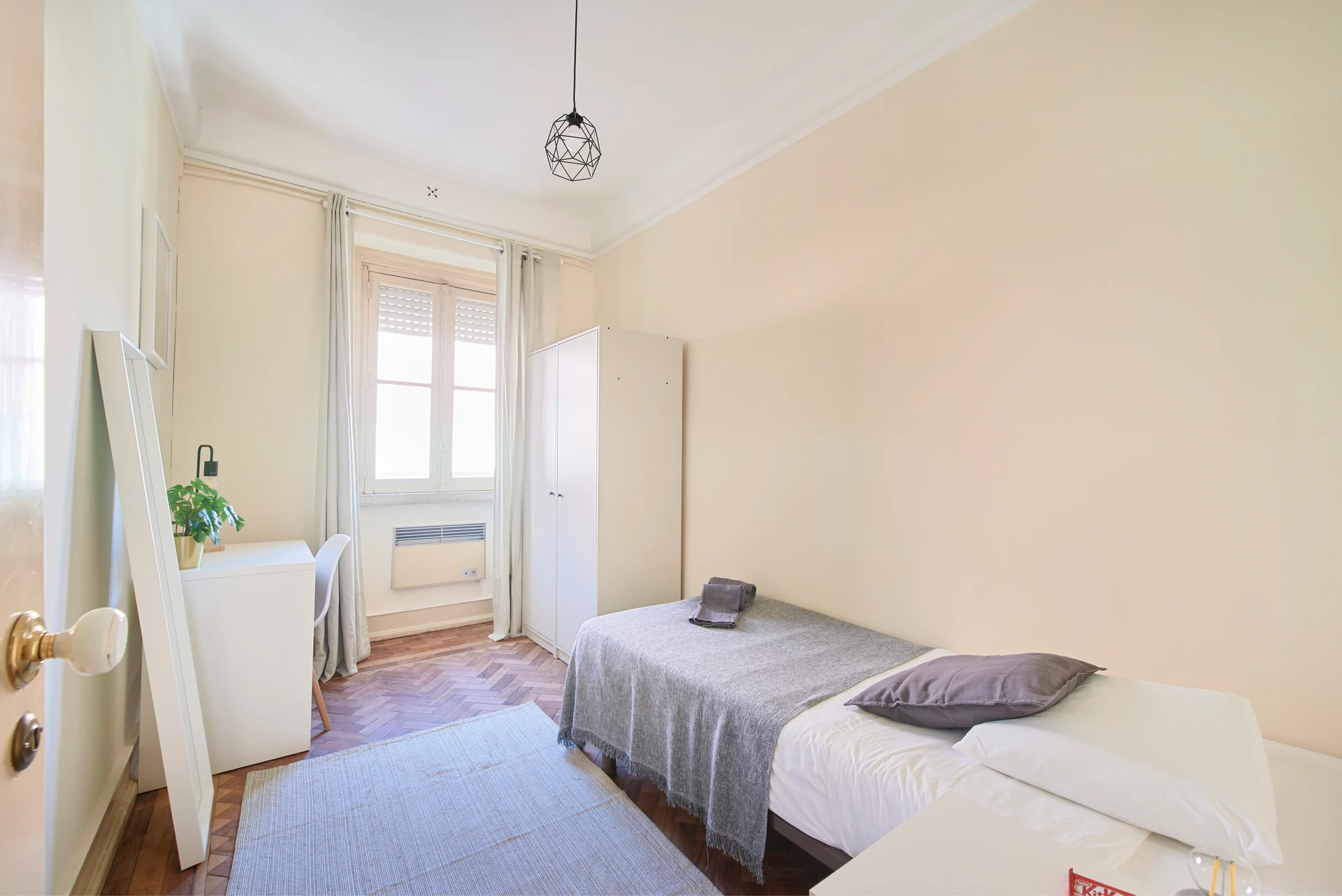 G. Junq. 14 // Quarto 6
