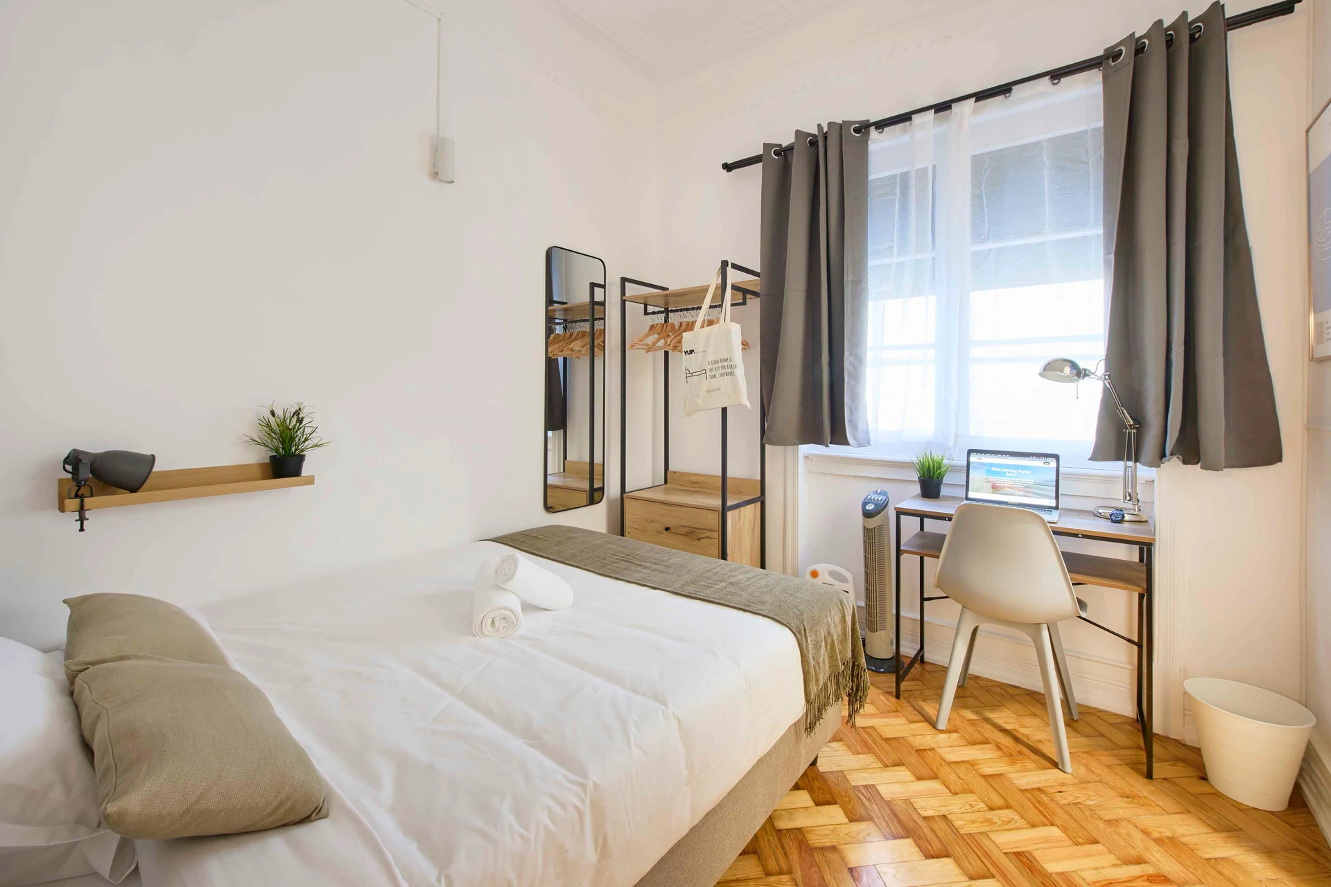 PR12#R5 - Quarto acolhedor com casa de banho privativa, foto 3