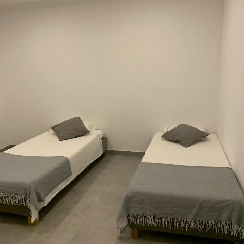 Quarto amplo e luminoso, em moradia a 5 min da estação da parede, Quarto 3